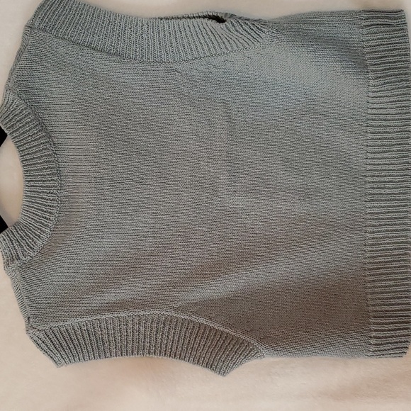 NWOT H&M ribbed sweater vest - Picture 6 of 8